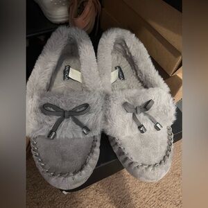 Náutica Grey slippers! Used once!